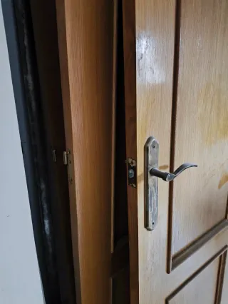 Puertas macizas de madera