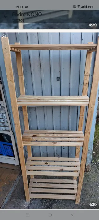 Estantería de madera