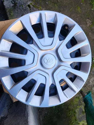 Se vende juego de llantas de chapa