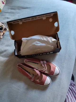 Zapatillas Converse rosas con tiras