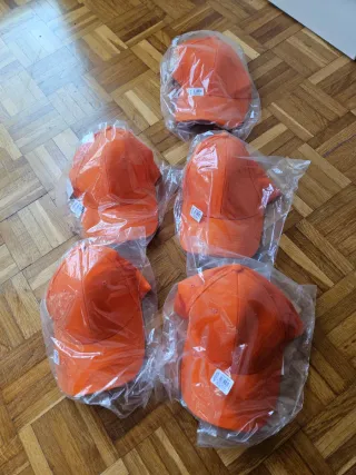 Lote Ropa Trabajo: Camisetas, Chalecos, Gorras