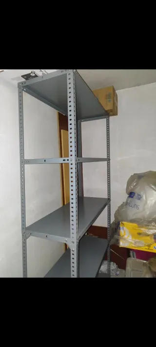 Estantería metálica gris 2