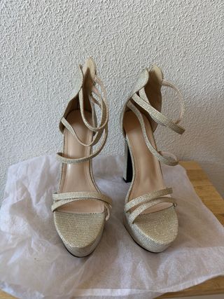Sandalias doradas tacón plataforma