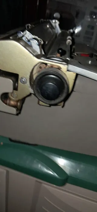 Macchina da scrivere Olivetti Lexikon 80