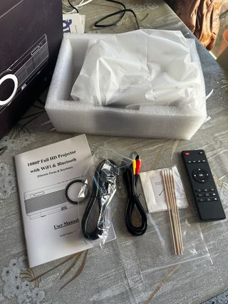 Proyector Yezmek Blanco + soporte de regalo