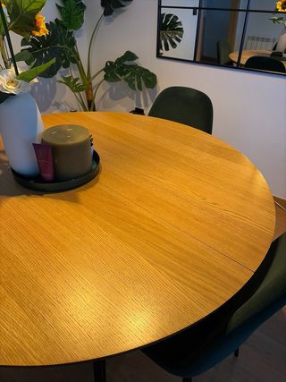 Mesa comedor madera y metal negro + 6 sillas