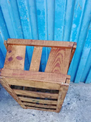 Caja de madera antigua para fruta