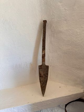 Apero antiguo de hierro forjado