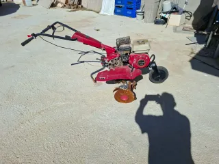 Mula mecánica con accesorios