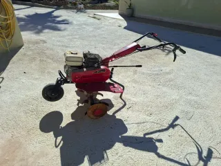 Mula mecánica con accesorios