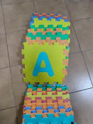 Puzzle suelo gomaeva letras y números