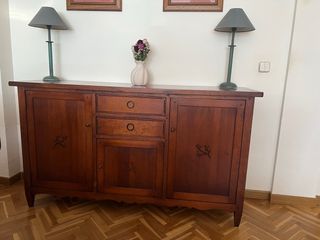Aparador de madera maciza