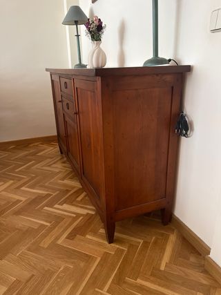 Aparador de madera maciza