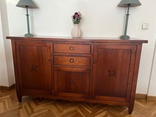 Aparador de madera maciza