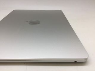 APPLE MACBOOK AIR M2 8-CORE (2022)(A2681) E45537