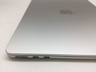 APPLE MACBOOK AIR M2 8-CORE (2022)(A2681) E45537