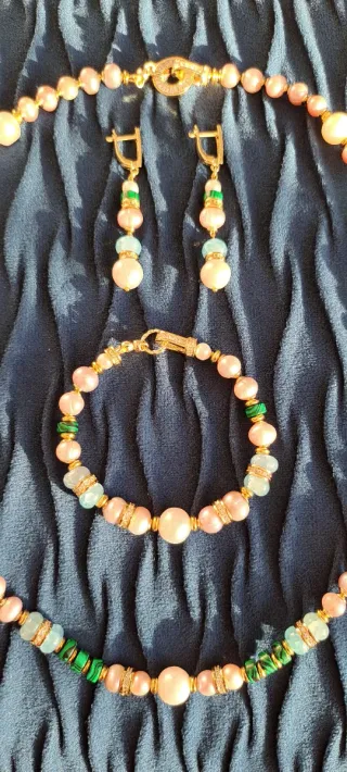 Conjunto Collar, Pendientes y Pulsera