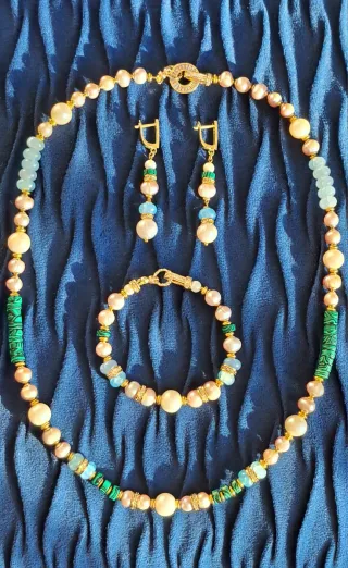 Conjunto Collar, Pendientes y Pulsera