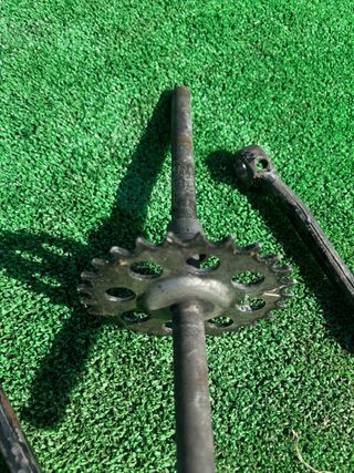 Eje pedalier y bielas Vespino