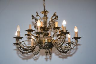 Lámpara de techo dorada de metal