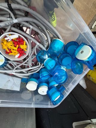 Sistema bebederos automáticos para pájaros