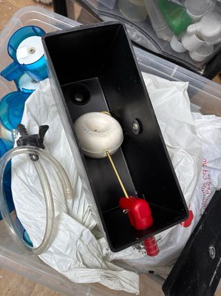 Sistema bebederos automáticos para pájaros