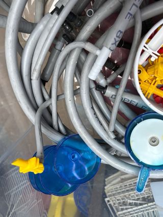 Sistema bebederos automáticos para pájaros