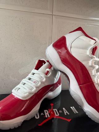 Jordan Retro 11 Talla 41 Rojo Blanco