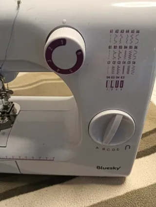 Máquina de coser Bluesky