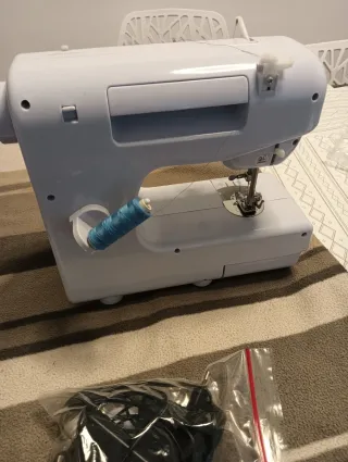 Máquina de coser Bluesky