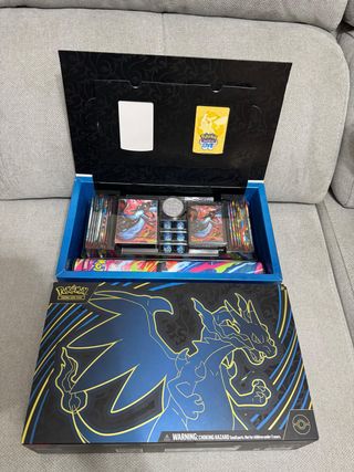 Caja Mega Charizard EX (sin promo ni cartas)