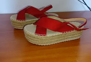 Sandalias rojas esparto BELLES