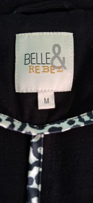 Americana negra con estampado