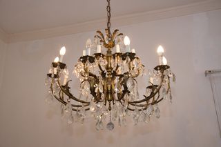 Lámpara de techo metal y cristal dorada