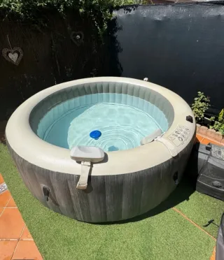 Jacuzzi Hinchable Beige y Gris