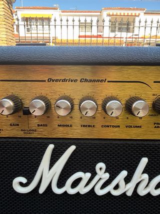 Amplificador Guitarra Marshall 100W MG100DFX