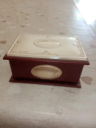 Cofanetto portagioie decorato