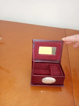 Cofanetto portagioie decorato