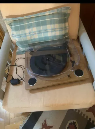Reproductor de Vinilos Marrón y Negro