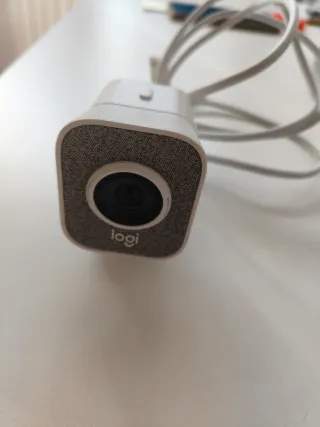 Logitech StreamCam Webcam Gris y Blanca