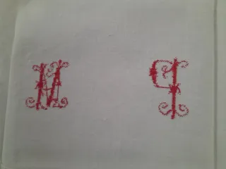 Asciugamano d'epoca ricamato a mano