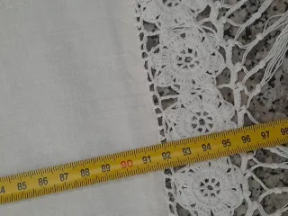 Asciugamano d'epoca ricamato a mano