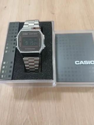 Reloj Casio Digital Plata y Negro