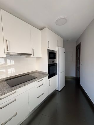 Piso en alquiler 2 habitaciones, 2 baños + garaje