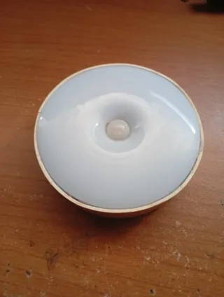 Luz de emergência com íman