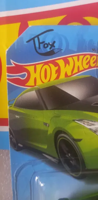 Hot Wheels 17 Nissan GT-R R35 Guaczilla