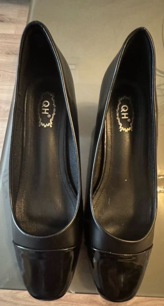 Dos pares de zapatos 20 euros