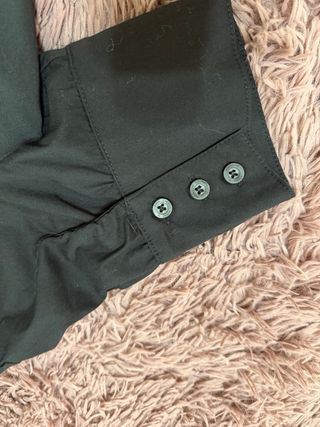 Camicetta nera con fiori