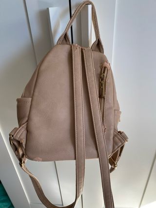 Mochila pequeña para salir color beige