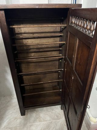 Mueble zapatero de madera envejecida